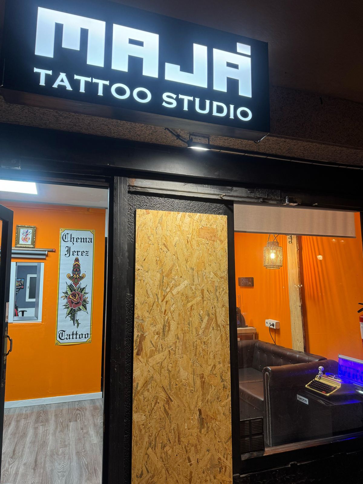 Fachada de Majá Tattoo Studio en Tarragona