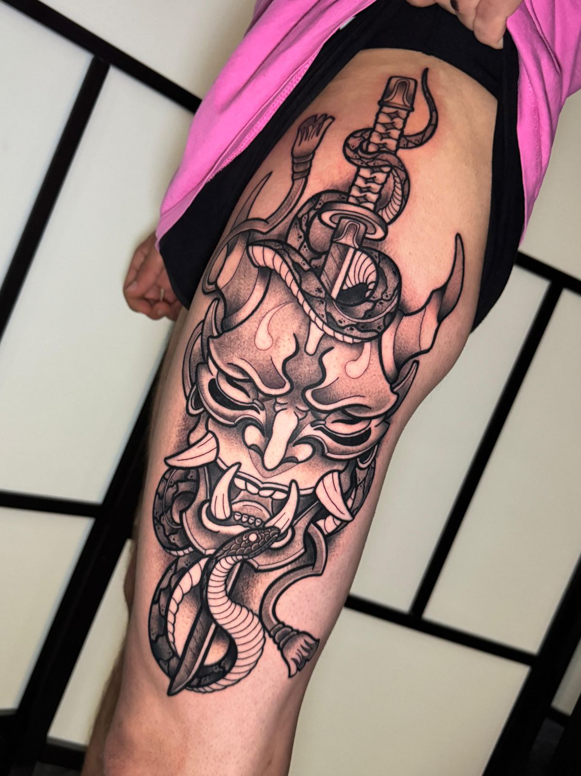 Tatuaje de máscara hannya en blackwork